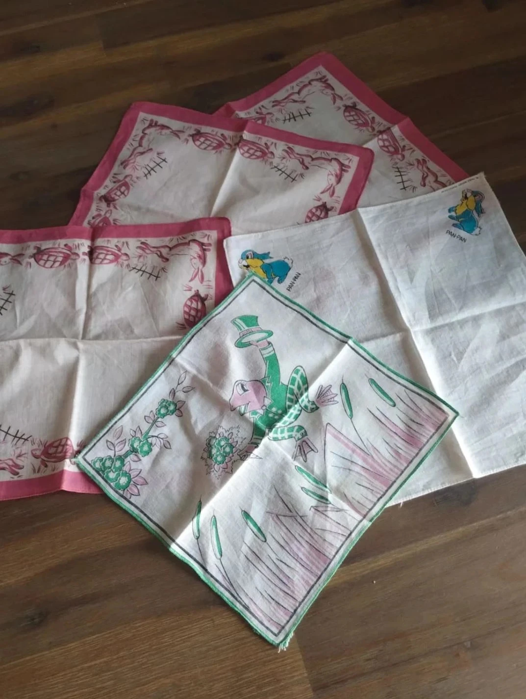 Lot de 5 anciens mouchoirs enfants